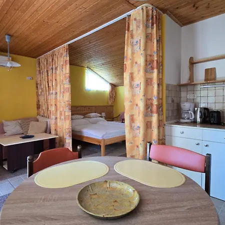 Anna Apartman Heviz Exterior photo